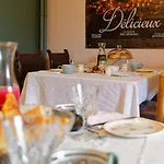Guest house Les De La Vallee 3*