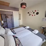 Les De La Vallee Guest house 3*