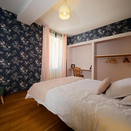 Les De La Vallée 3*