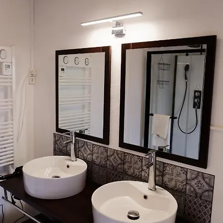 Les De La Vallee Argentonnay