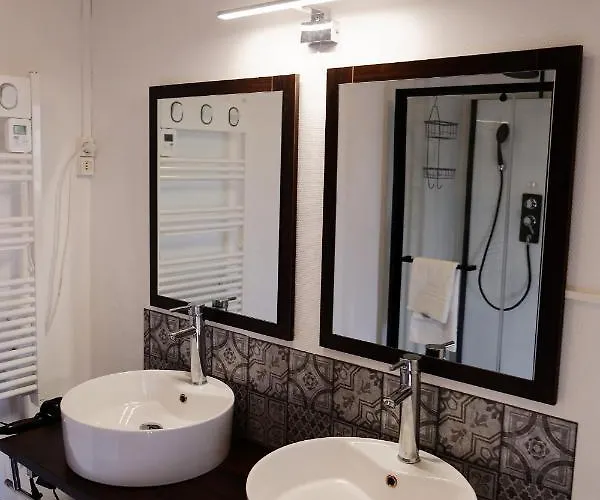 Les De La Vallee Argentonnay